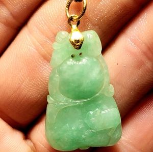 Antique carved jadeite necklace
